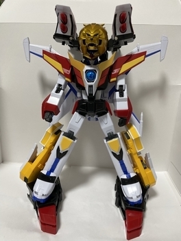 アーマーに飛び込むダ・ガーン
