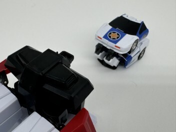 アースライナーとの合体