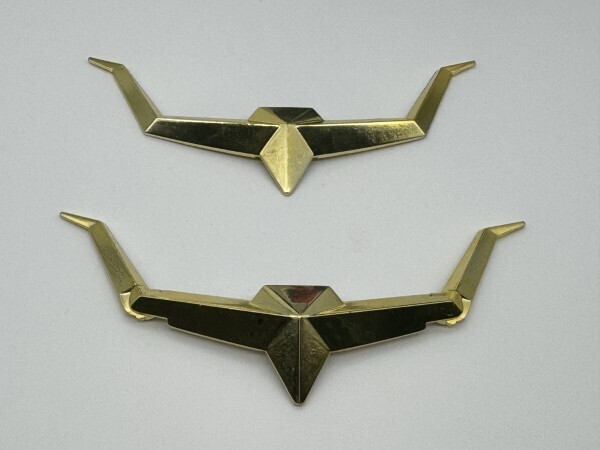 胸飾り2種類